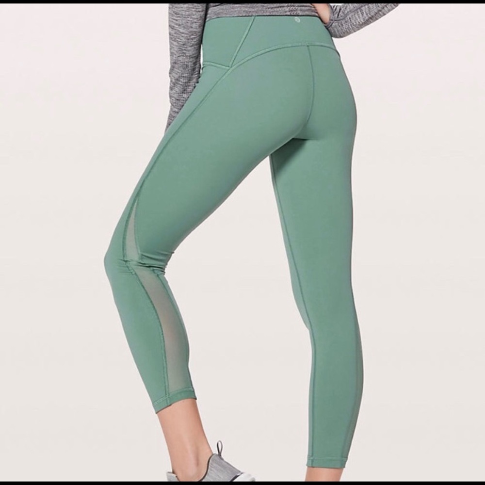 Lululemon 7/8 train pants